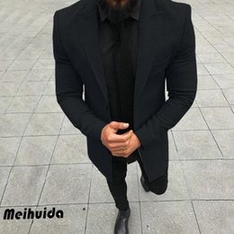 -Breasted única demão Gentlemens Trench 2020 New Fashion Designer Brasão Homens Long Outono Inverno Tamanho à prova de vento de Slim Trench Homens Mais