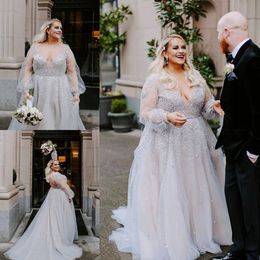 Sparkly Sequined Plus Size Backless Wedding Dresses Deep V Neck A Line Long Sleeves Bridal Gowns Tulle Sweep Train robe de mariée