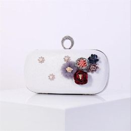 2020 women handmade flowers evening clutch bags wedding banquet purse for ladies diamond ring wallets with chain