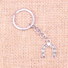 New Keychain 24*18mm lucky horseshoe Pendants DIY Men Car Key Chain Ring Holder Keyring Souvenir Jewellery Gift