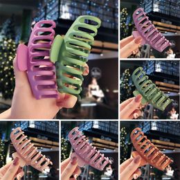 Colorful Large Size Girls Hairpins Scrub Plastic Hair Claw Hair Clips For Women Barrettes Carving Crab Hair Clamps Accessories