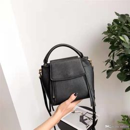 designers design highquality autumn and winter new womens shoulder bag leather feel super size 181813