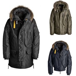 Piumino invernale da uomo di alta qualità Plus Parka di grandi dimensioni Cappotti Cappuccio Manto Trim Giacche in vera pelliccia Moda Mantieni caldo Parka antivento impermeabile