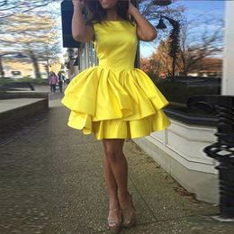 Simple Yellow Short Prom Dresses Jewel Neck Sleeveless Satin Ball Gown Formal Party Dresses Zipper Up Back