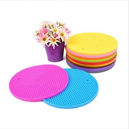 Silicone Mats Placemat Heat Resistant Honeycomb Skid Pad Cup Anti-slip Round Pads Tableware Cup Coaster Pot Holder Table Kitchen Tool ZCGY79