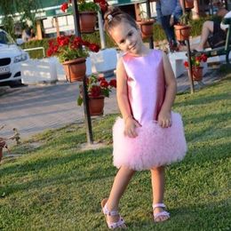 Light Pink Knee Length Flower Girl Dresses Sheath Little Girl Pageant Gowns Jewel Neck Tiered Bottom First Communion Dress Chic Birthday