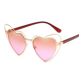 Wholesale-Cat Eye Designer Sunglasses for Women Heart-shaped Fashion UV400 Protection Womens Sun Glasses 66253