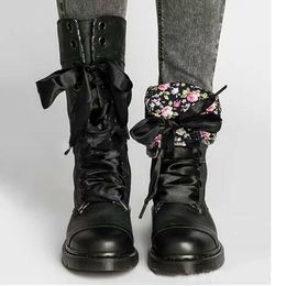 Stivali alla romana color spazzola con allacciatura retrò personalizzati in stile occidentale per le donne Hlaf Knight Boots Scarpe stampate floreali all'ingrosso della fabbrica