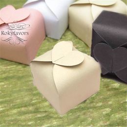 100PCS Heart on Top Candy Boxes Wedding Favors Chocolate Holders Pearl Paper Boxes Event Table Decor Sweet Package Heart Favor Boxes