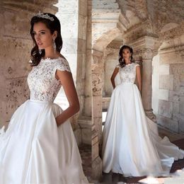 2021 Elegant Princess Wedding Dress Short Sleeves Appliqued A-Line Bride Dresses With Pockets Boho Wedding Gown