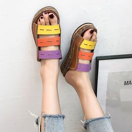 Летние строчки женские сандалии дамы открытые носки полые платформы тапочки удобные клиновые слайды случайные пляжные обувь размером 35-43
