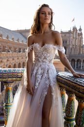 2021 Lace Wedding Dresses Off Shoulder Applique High Side Split A-Line Bridal Gowns Open Back Sweep Train Wedding Dress Robe De Ma1816