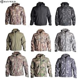 Pelle di squalo Soft Shell all'aperto Giacca tattica militare da uomo Cappotto impermeabile antivento Caccia Abbigliamento mimetico Giacche a vento 5XL 201114