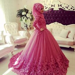 Abiti da sposa musulmani Hijab 2021 Appliques in pizzo maniche lunghe collo alto Arabia Saudita Abito da sposa islamico Vintage Dubai Abiti da sposa