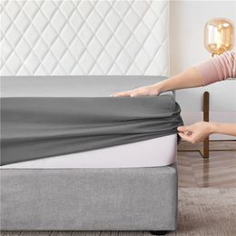 Big Sale 1 PC Bed Sheet Solid Fitted Mattress Cover With Elastic Band Abrasion Resistant s Dark Grey White 220217