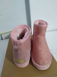 Stivali da donna di alta qualità Stivali da neve Pelliccia una scarpa Scarpe casual Stivali moda invernale Rivetto per tenere al caldo Scarpe da donna per bambini