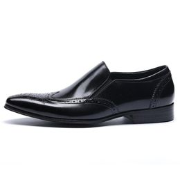 Luxury Designer Genuine Leather Men's Carved Dress Loafers Formal Dress Pointed Toe Slip on Man Wingtip Brogue Shoes