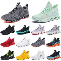 fashion high quality men running shoes breathable trainer wolf greys Tour yellow triple white Khaki green Light Brown Bronze mens outdoor sport sneakers