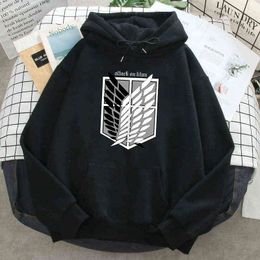 Hoodies Attack on Titan Print Fleece Casual Warm Sweatshirts Hooded 2021 Autumn Spring Loose Pockets Streetwear Graphic Hoody H1227