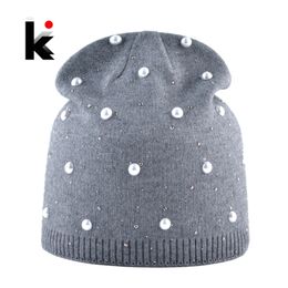 Winter Knitted Beanie Women Fashion Rhinestone Pearls Knitting Hats Ladies Casual Skullies Cap Female Solid Colour Casual Bonnet Y201024