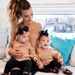 Mother Daughter Off Shoulder Sweaters Dress Mommy and Me Clothes Family Look Mum and Daughter Sets Family Matching Outfits Shirt LJ201111