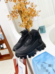 2021 Fashion mens designer Cloudbust Thunderbasketball platform triple Sneaker vintage Casual men sock Outdoor Trainers 2659