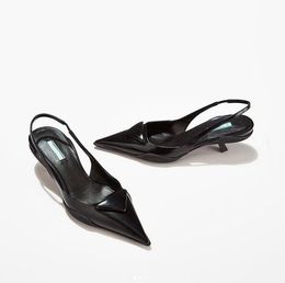 21S женские сандалии сексуальные туфли на каблуке посаженные кожаные кожаные насосы черная кожа заостренный носок роскошный дизайн свадебные вечеринки платье обувь EU35-40