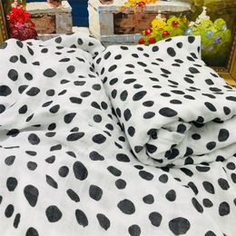 INS Hot Black dot cotton / bamboo fiber Muslin Baby Blanket Bedding Swaddle Wrap For Newborn Blankets unisex babies down quilt LJ201014