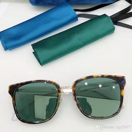 Superb Design 0563SG Unisex Polarised Sunglasses HD UV400 Lens Fashion Handsome Bigrim with Crystal Leg 55-21-150 Fullset packing case goggles