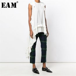 [EAM] New Spring Summer Round Neck Sleeveless Black Irregular Hem Pleated Loose Shirt Women Blouse Fashion Tide LJ200812