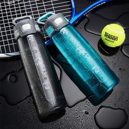 Creative Juice Cup Fitness Plastic Water Bottle Bouncing Cup Adult Portable Male and Female Straw Cup 750ML 201221