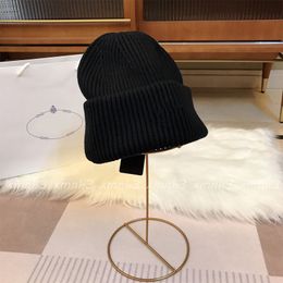 Designer Fashion Knitted Hat Designers Beanie Cap Mens Fitted Hats Unisex Cashmere Letters Casual Skull Caps Outdoor Luxury