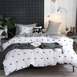 Bonenjoy Black and White Bed Linen Set King Size Heart Printed Bedding Sets ropa de cama y edredones Queen Bed Cover Bedding LJ200819