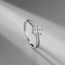 Korean Fashion Classic Six-claw Ring S925 Silver Simulation Moissanite Diamond Ring Simple and Versatile Women's Jewelry Gift