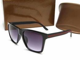 2023 occhiali da sole pilota classici di alta qualità di lusso per uomo donna designer moda di marca uomo donna occhiali da sole occhiali lenti in vetro metallo con scatola