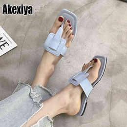 Slippers Summer Flat Shoes New Fashion Flip Flops Ladies Casual All Match Beach Luxury Sandals Bc3554 220304