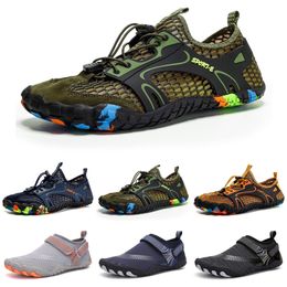 İyi Mens Womens Wading Ayakkabı Platformu Tasarımcı Eğitmenler Üçlü Siyah Tepeli Beyaz Moda Nefes Açık Erkekler Kadınlar Spor Sneakers