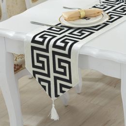 Chinese Modern Simple Table Runner Classical Retro Black and White Red Tea Table Cloth Fashion Wedding Decoration Table Flag286T