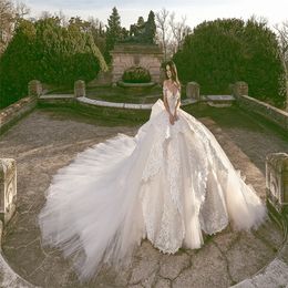 Luxury Dubai Ballroom Wedding Dresses Sweetheart Appliqued Lace Beaded Sequins Bridal Gown Ruffle Court Train Robes De Mariée