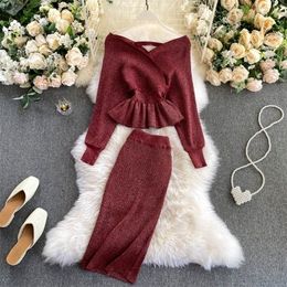 Gagaok Autumn Women Shiny Knitting Skirts Sets Lurex Ruffles Long Sleeve Sweater Tops+High Waist Bodycon Skirt Two Pieces Set 220302
