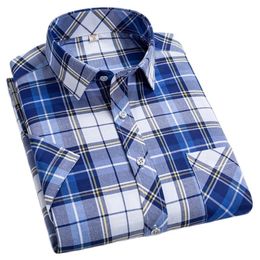 Checkered shirts for men Summer short sleeved leisure slim fit Plaid Shirt square collar soft causal male tops with front pocket 220216