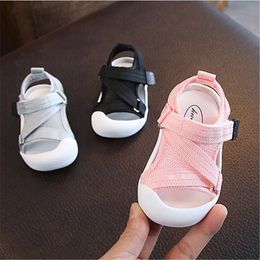 2020 Summer Infant Toddler Shoes Baby Girls Boys Toddler Sandals Non-Slip Breathable Soft Kid Anti-collision Shoes LJ201104