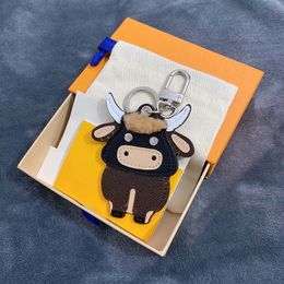 2021 Bull Designer Key Chain With Dustbag Box Mon0 Accessories Key Ring Leather Letter Pattern New Year Gift To Her Luxurious Purse Pendant