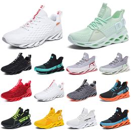 fashion high quality men running shoes breathable trainers wolf greys Tour yellow triples whites Khakis green Light Brown Bronze mens outdoor sport sneakers