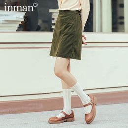 INMAN Autumn Winter New Arrival Retro Style Sweet Young Women Lady Corduroy Fit Body Warm Short Skirt 201027