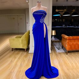 2021 New Royal Blue Evening Dresses Strapless Crystals Beaded Mermaid Prom Dress Side Split vestido de novia Sexy Party Celebrity Gowns