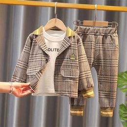 1-5 Years Baby Boy Clothing Set Spring Autumn Fashion Coat+Shirt+Pants 3pcs Outfits Toddler Tracksuit Cotton Children's wea 211224