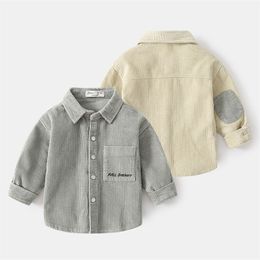 Bebé meninos camisas de manga comprida blusa de escola cordigan Cardigan crianças camisa branca para criança crianças tops outono 220314