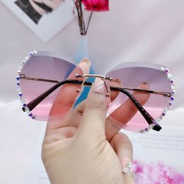 New Fashion Rimless Sunglasses Special Trimmed Edge And Artificial Crystals By Sides Beautiful Women Big Eyes Glasses