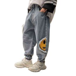 Çocuk Moda Serin Kot Erkek Bahar Ve Sonbahar Denim Pantolon Gençlik Gevşek Pantolon Yakışıklı Gülen Yüz Dikiş Pantolon G1220